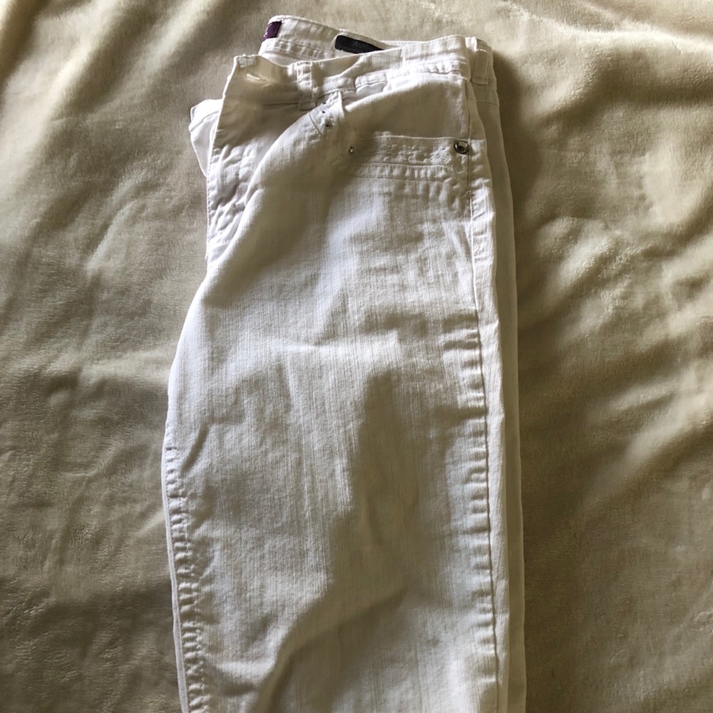 White jean capris